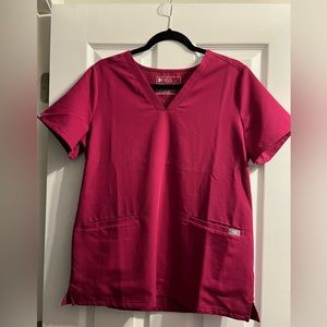 Casma 3 Pocket Figs Scrub Top